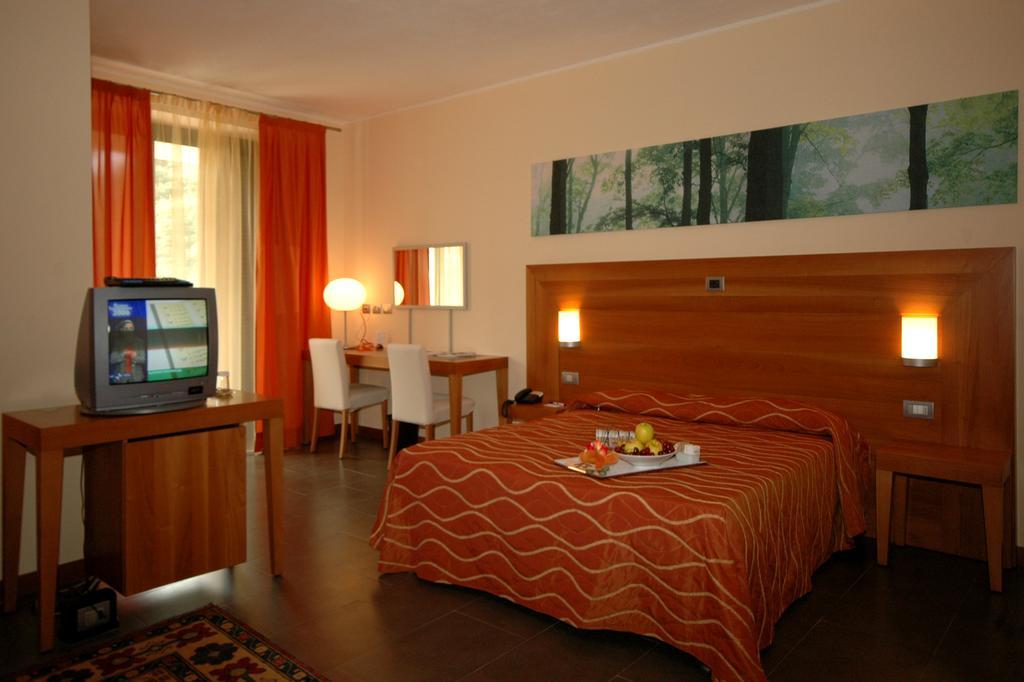 Hotel Langhe & Monferrato Костилиоле ди Асти Екстериор снимка