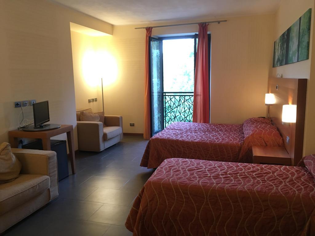 Hotel Langhe & Monferrato Костилиоле ди Асти Екстериор снимка