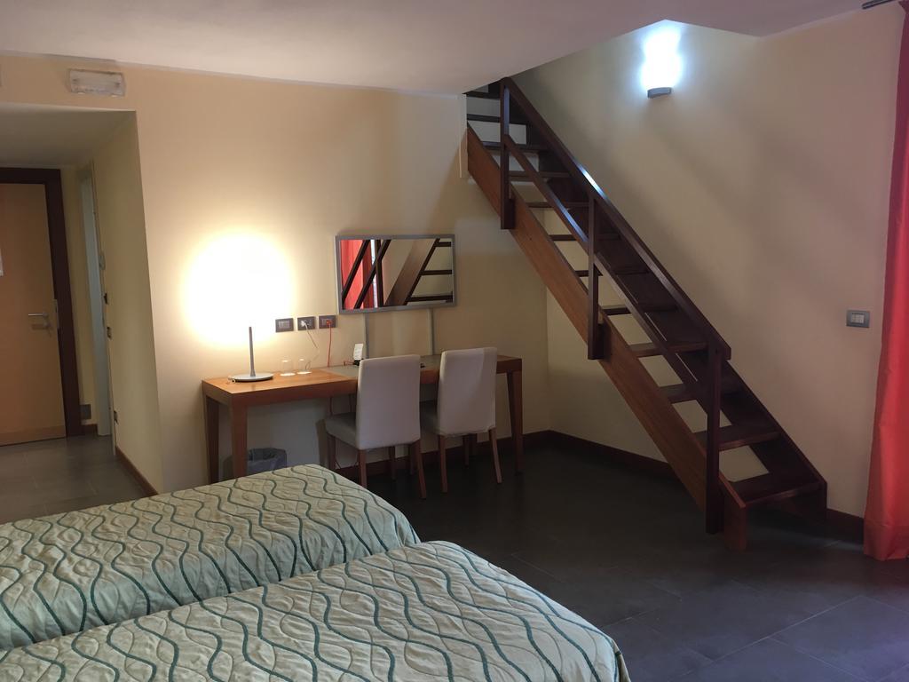 Hotel Langhe & Monferrato Костилиоле ди Асти Екстериор снимка