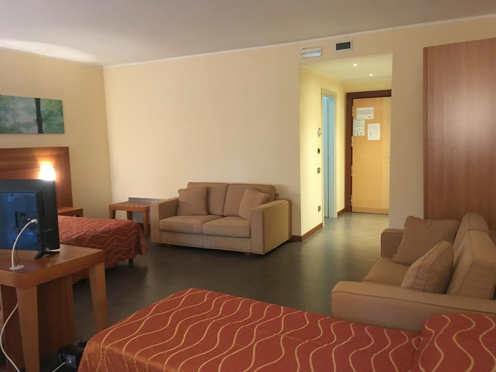 Hotel Langhe & Monferrato Костилиоле ди Асти Екстериор снимка