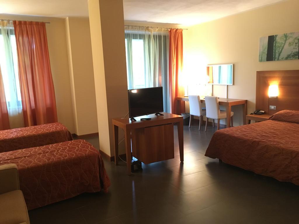 Hotel Langhe & Monferrato Костилиоле ди Асти Екстериор снимка